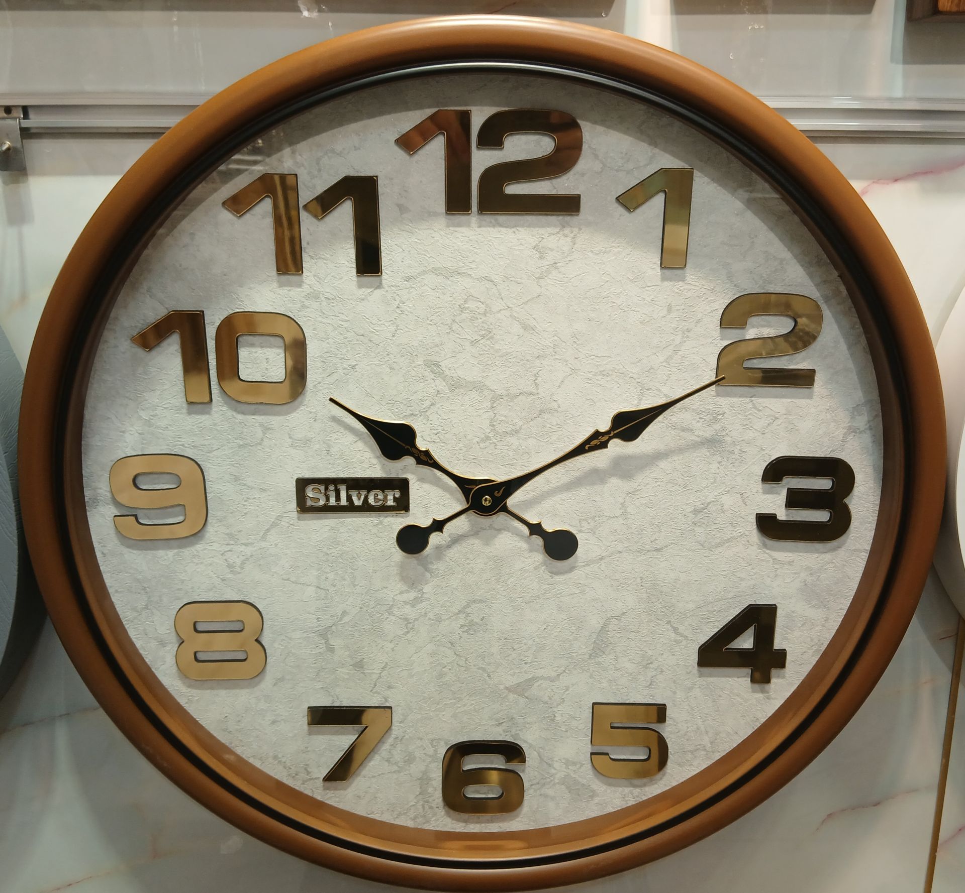 ساعت دیواری سایز بزرگ آرام گرد سیلور