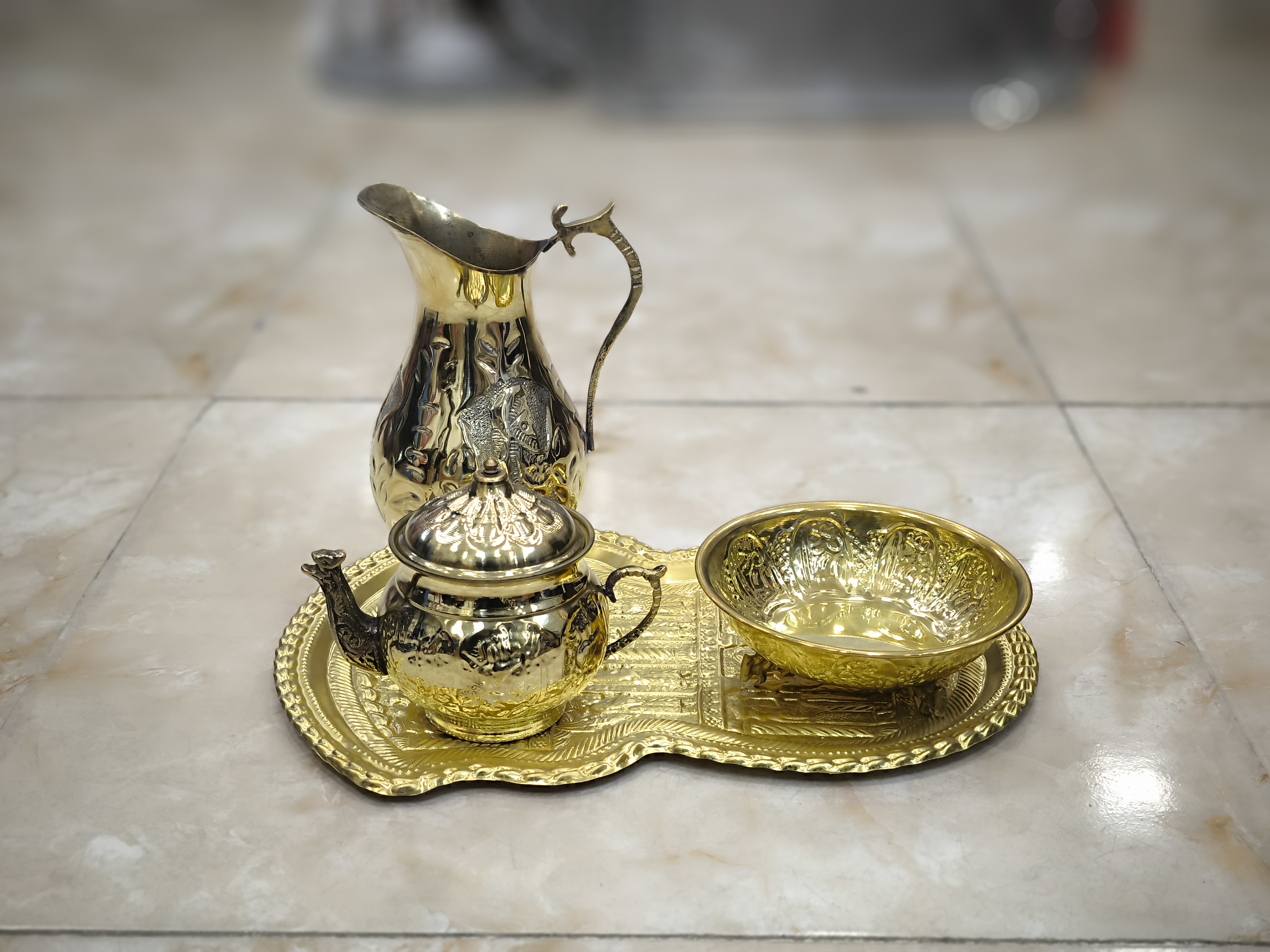 سرویس سماور ( سینی،پارچ،قوری و کاسه) برنجی