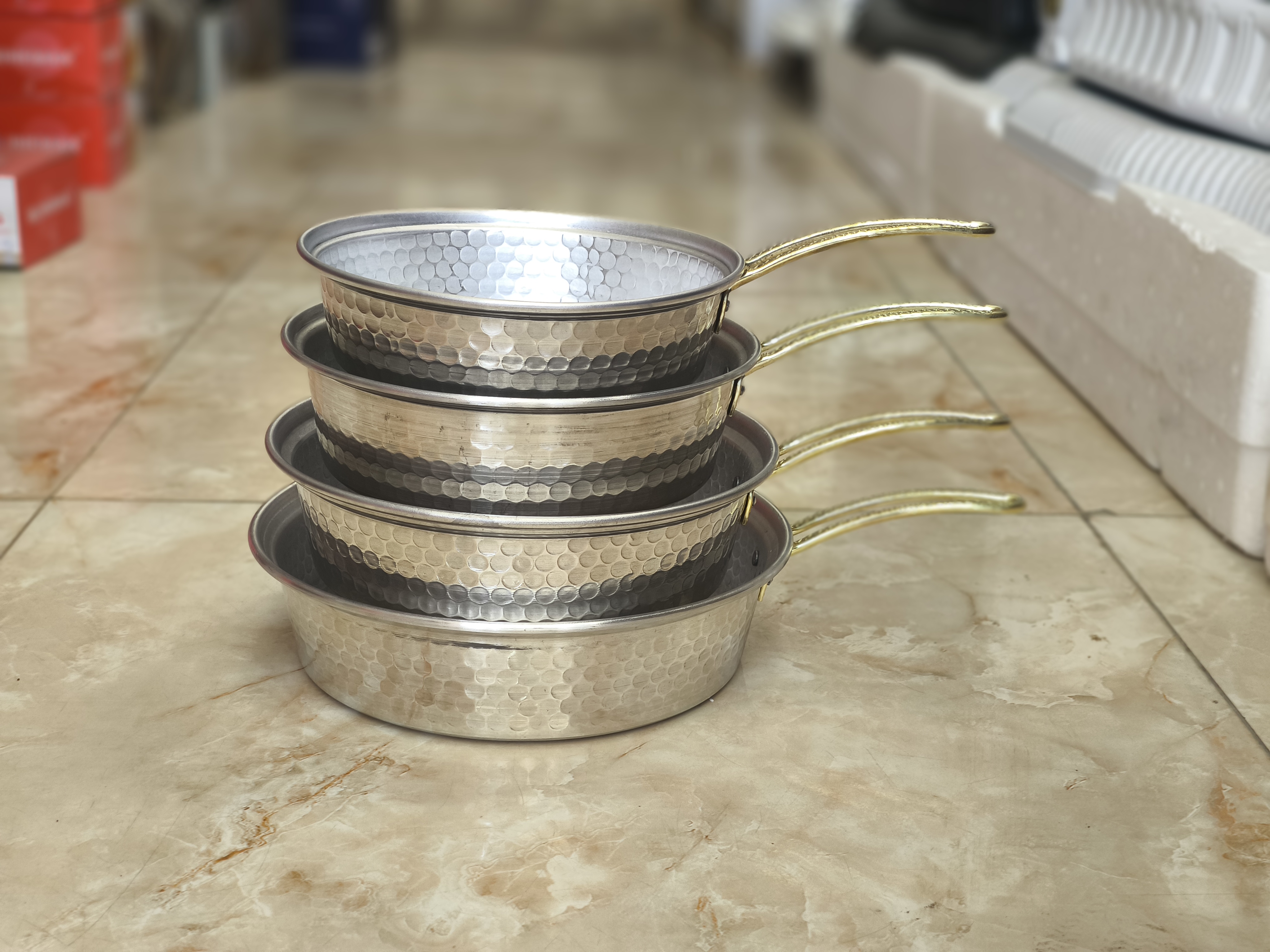 ست ۴ تابه چکشی تکدسته طلایی